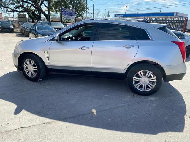 Photo of 2010 silver Cadillac SRX