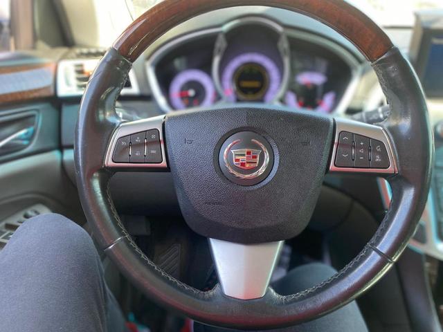 Photo of 2010 silver Cadillac SRX