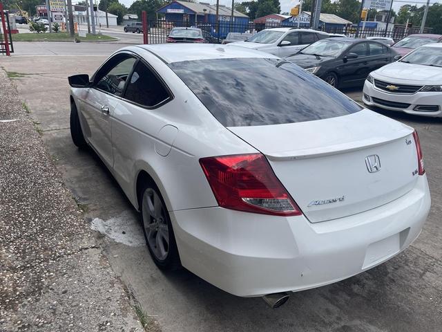 Photo of 2011 White Honda Accord