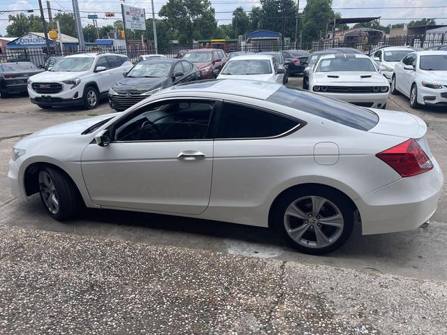 Photo of 2011 White Honda Accord