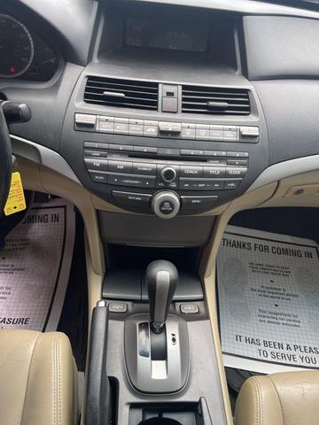 Photo of 2011 White Honda Accord