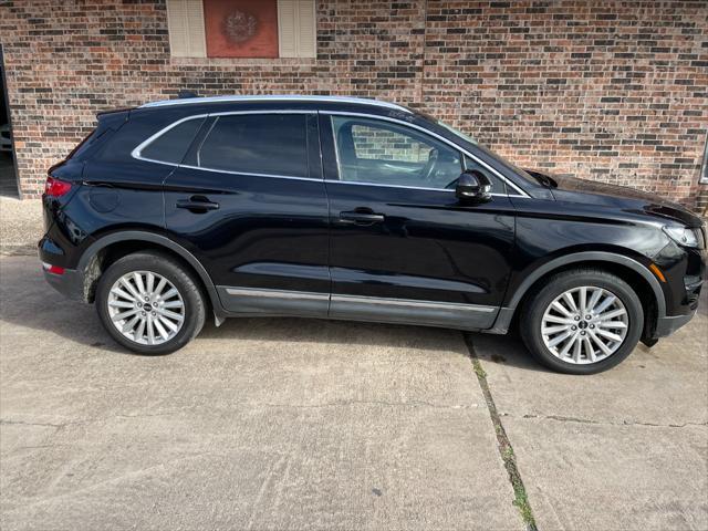 Photo of 2019 black Lincoln MKC