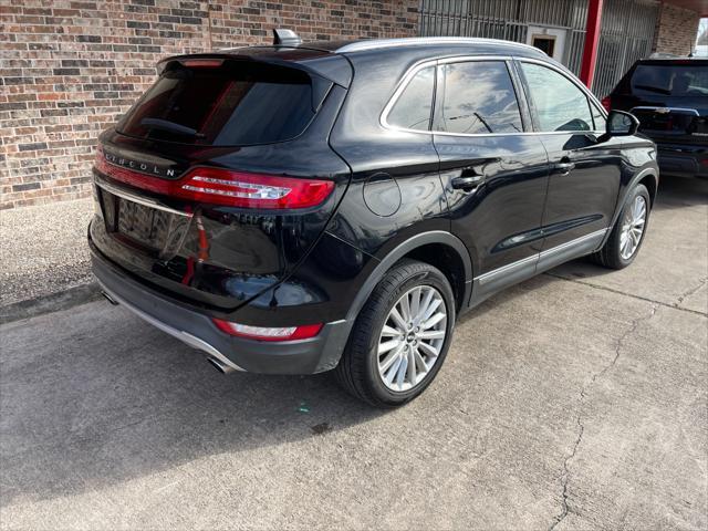 Photo of 2019 black Lincoln MKC