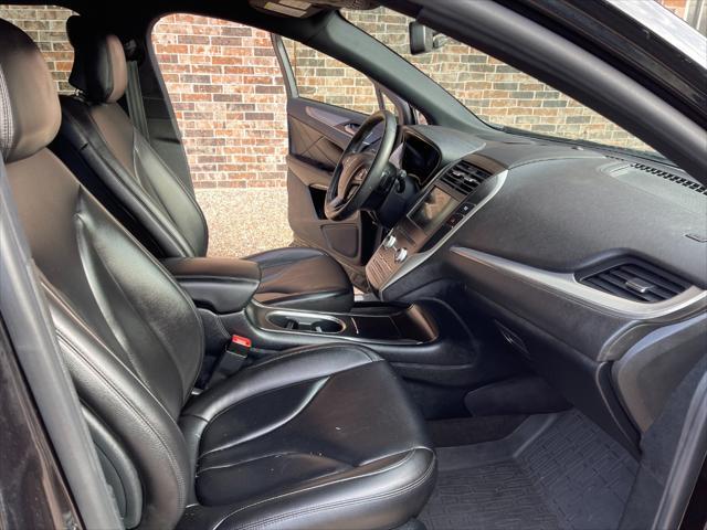 Photo of 2019 black Lincoln MKC