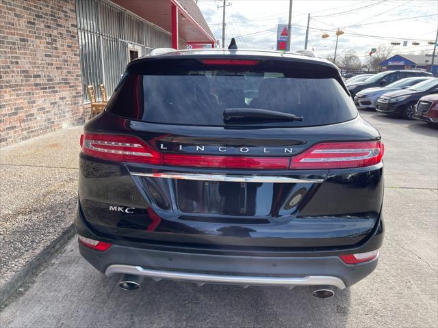 Photo of 2019 black Lincoln MKC