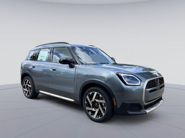 Photo of 2025 Green Metallic MINI Countryman