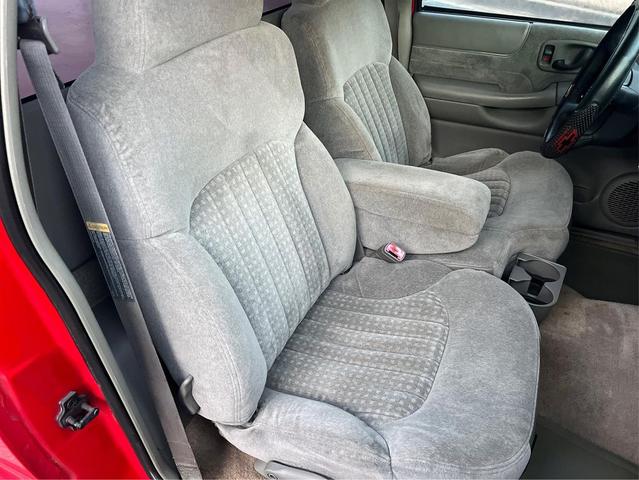 Photo of 2000 Victory Red Chevrolet S-10