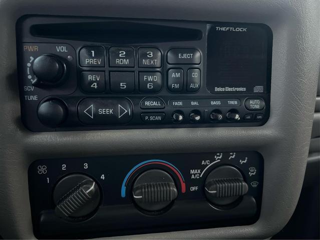 Photo of 2000 Victory Red Chevrolet S-10