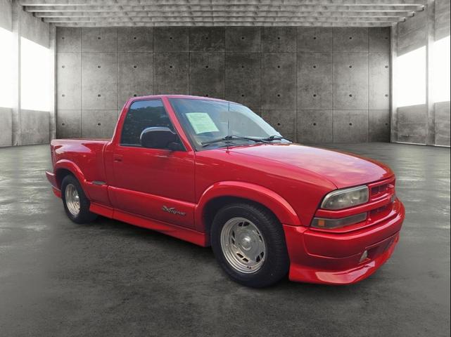 Photo of 2000 Victory Red Chevrolet S-10
