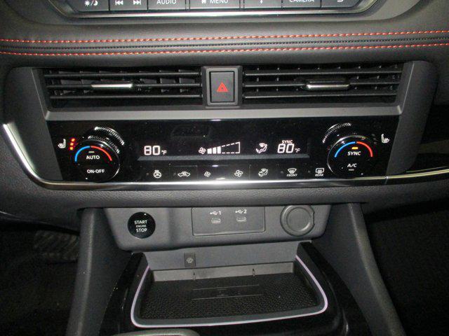 Photo of 2025 Super Black Nissan Rogue