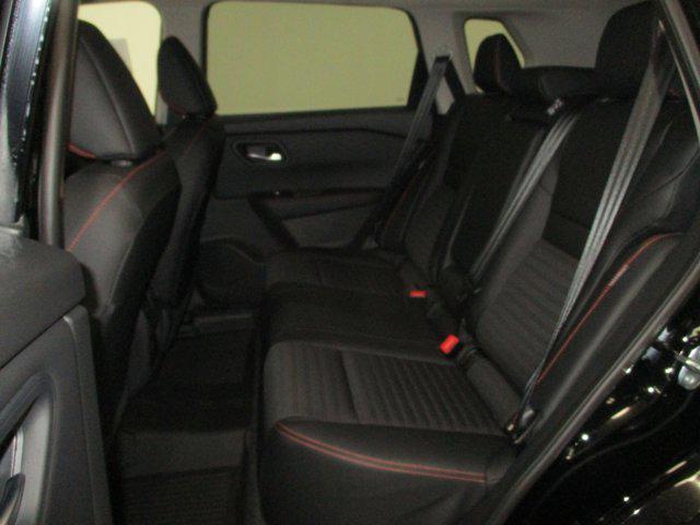 Photo of 2025 Super Black Nissan Rogue
