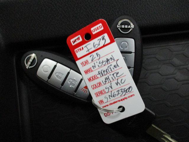 Photo of 2025 Glacier White Nissan Frontier
