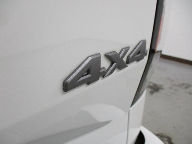 Photo of 2025 Glacier White Nissan Frontier