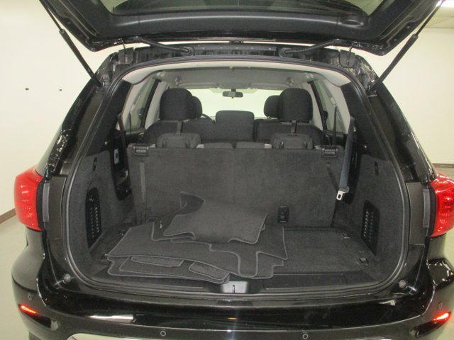 Photo of 2019 Magnetic Black Pearl Nissan Pathfinder