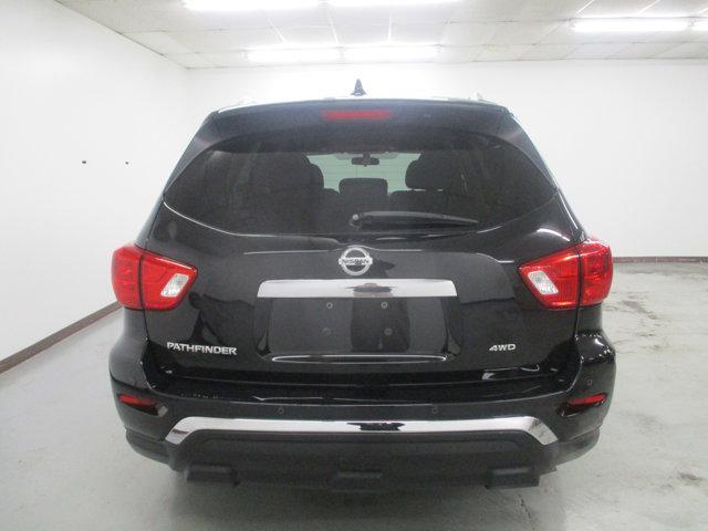 Photo of 2019 Magnetic Black Pearl Nissan Pathfinder