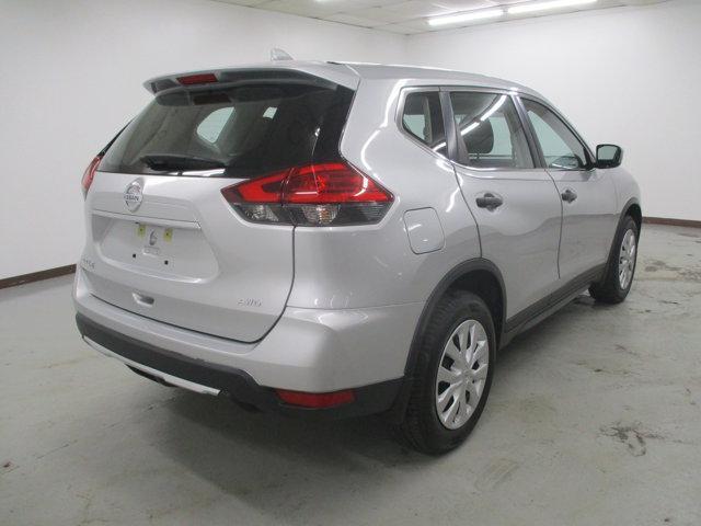 Photo of 2017 Brilliant Silver Nissan Rogue