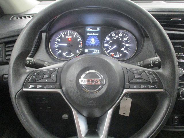 Photo of 2017 Brilliant Silver Nissan Rogue