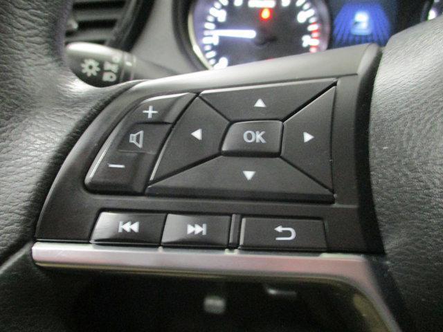Photo of 2017 Brilliant Silver Nissan Rogue