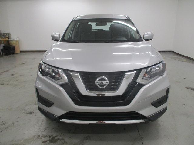 Photo of 2017 Brilliant Silver Nissan Rogue
