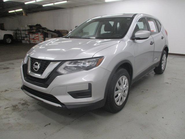 Photo of 2017 Brilliant Silver Nissan Rogue