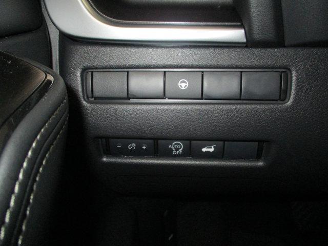 Photo of 2025 Everest White Pearl Nissan Rogue