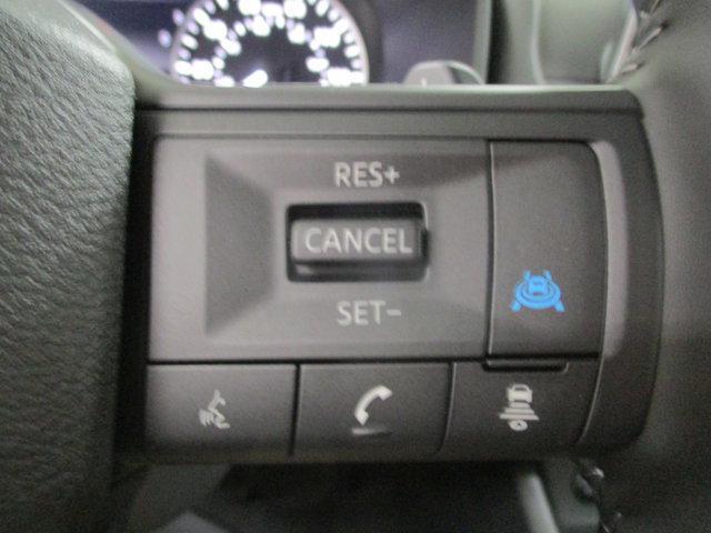 Photo of 2025 Everest White Pearl Nissan Rogue