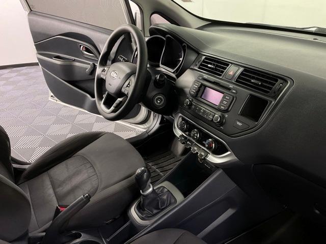 Photo of 2014 Bright Silver Kia Rio