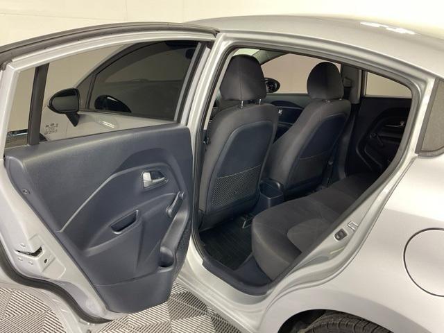 Photo of 2014 Bright Silver Kia Rio