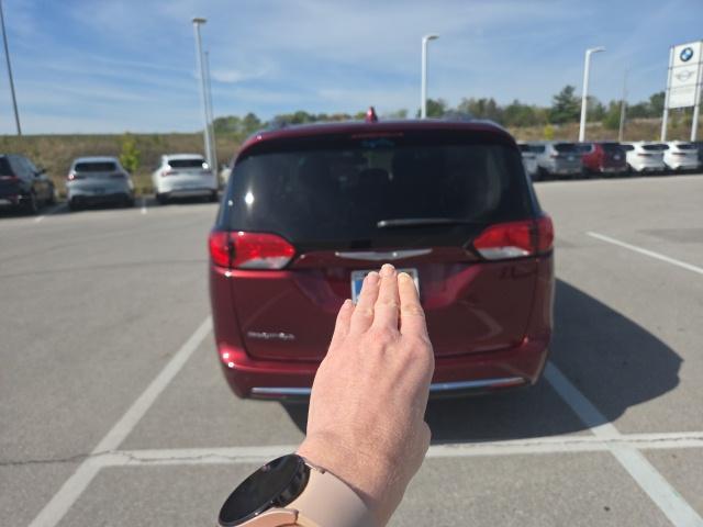 Photo of 2017 Velvet Red Pearlcoat Chrysler Pacifica