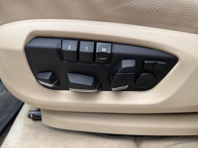 Photo of 2014 Mineral White Metallic BMW X5