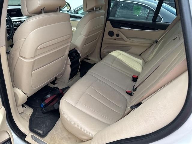 Photo of 2014 Mineral White Metallic BMW X5