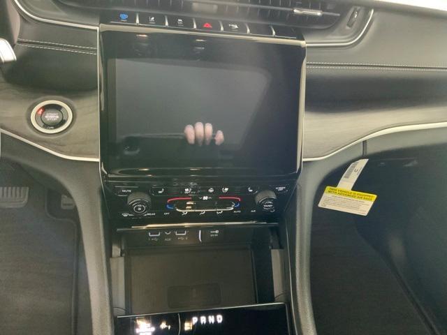 Photo of 2024 Bright White Clearcoat Jeep Grand Cherokee 4xe