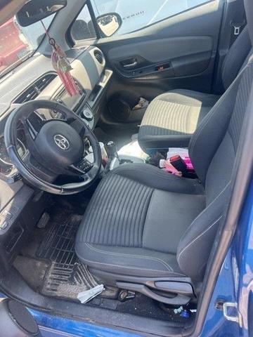 Photo of 2015 Blue Streak Metallic Toyota Yaris