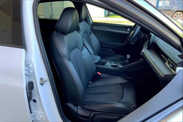 Photo of 2023 Glacial White Pearl Kia K5