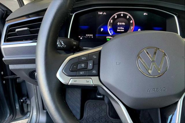 Photo of 2024 Platinum Gray Metallic Volkswagen Jetta