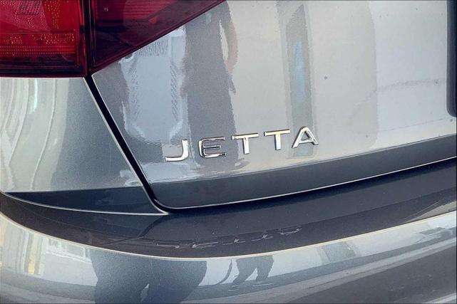 Photo of 2024 Platinum Gray Metallic Volkswagen Jetta