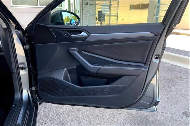 Photo of 2024 Platinum Gray Metallic Volkswagen Jetta