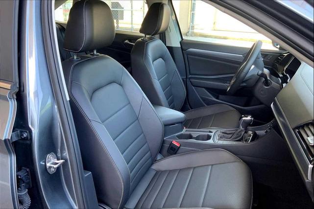 Photo of 2024 Platinum Gray Metallic Volkswagen Jetta