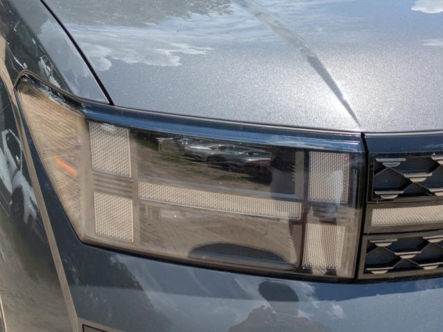 Photo of 2025 Ecotronic Gray Hyundai SANTA FE HEV