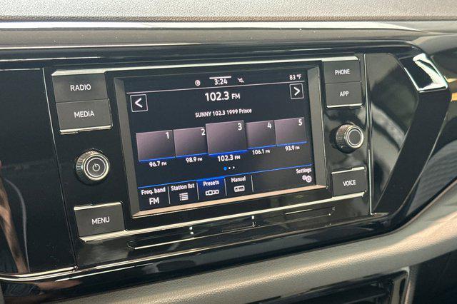 Photo of 2022 Platinum Gray Metallic Volkswagen Taos