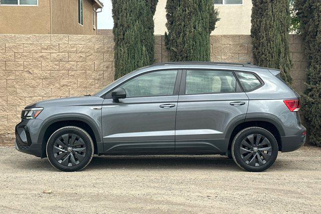 Photo of 2022 Platinum Gray Metallic Volkswagen Taos