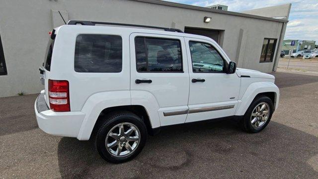 Photo of 2012 Bright White Jeep Liberty