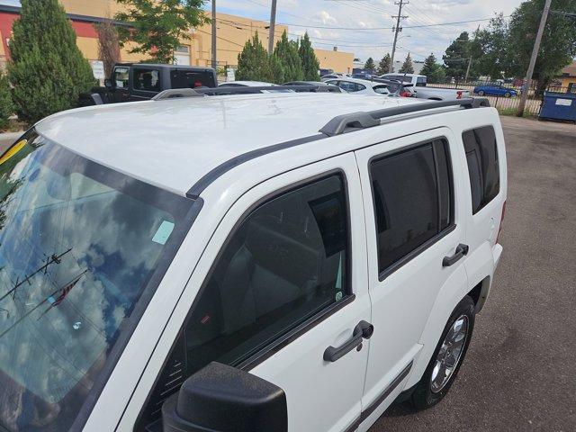 Photo of 2012 Bright White Jeep Liberty