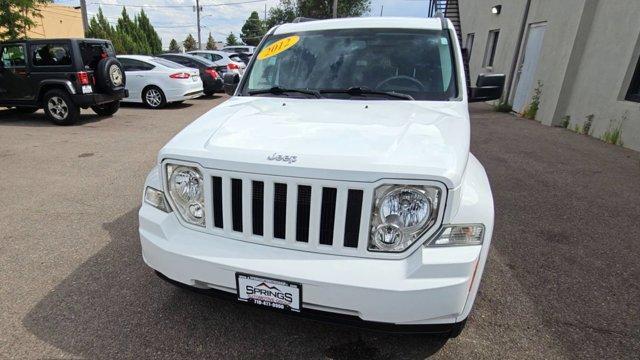 Photo of 2012 Bright White Jeep Liberty