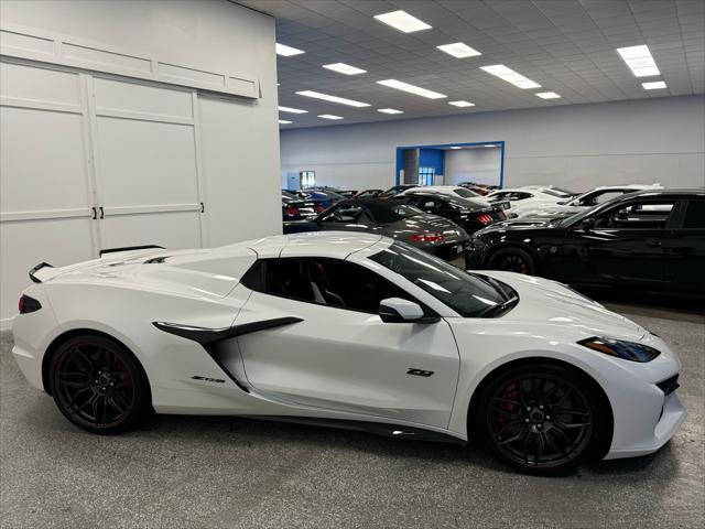 Photo of 2023 White Pearl Metallic Tricoat Chevrolet Corvette