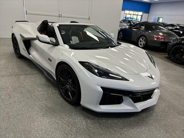 Photo of 2023 White Pearl Metallic Tricoat Chevrolet Corvette