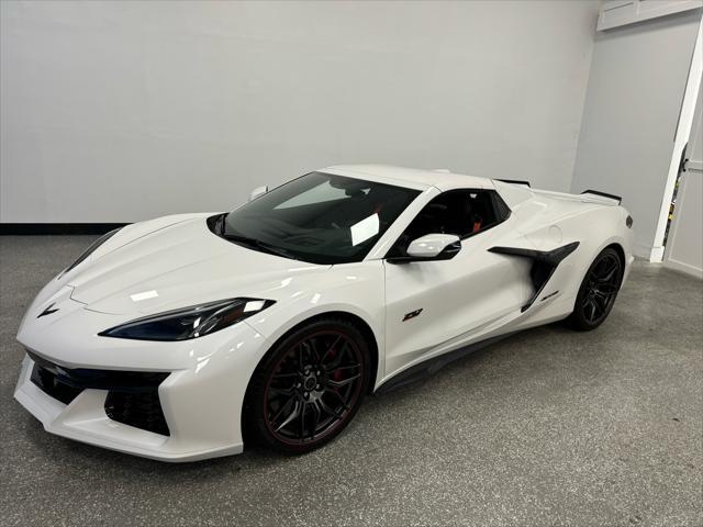 Photo of 2023 White Pearl Metallic Tricoat Chevrolet Corvette