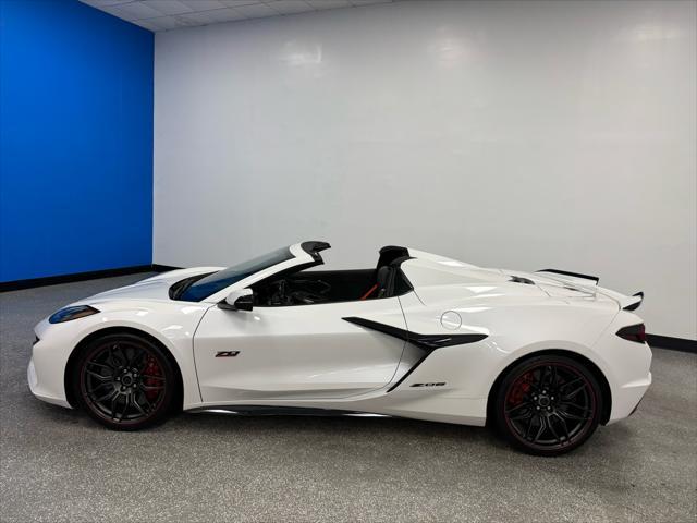 Photo of 2023 White Pearl Metallic Tricoat Chevrolet Corvette