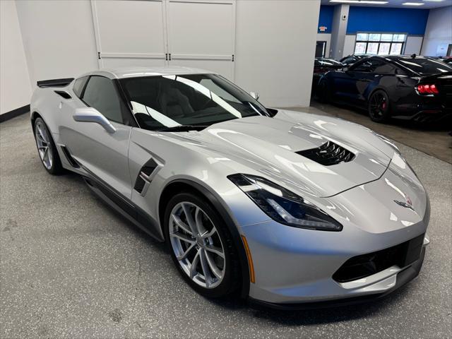 Photo of 2017 BLADE SILVER Chevrolet Corvette