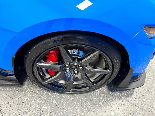 Photo of 2022 Grabber Blue Metallic Ford Shelby GT500